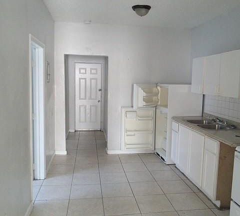 3rd image of 441 NW 18th Ave