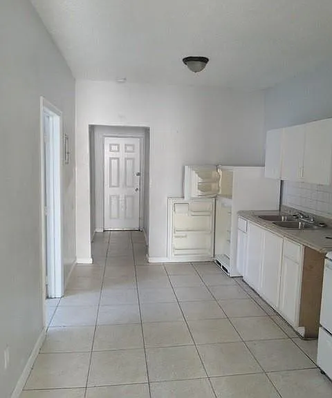 441 NW 18th Ave — Photo 3