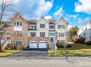 9 Lonergan Ln, West Orange, NJ