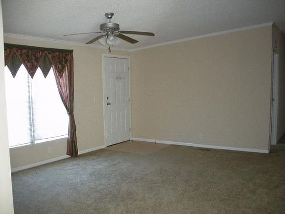 3rd image of 111 Side Saddle Dr