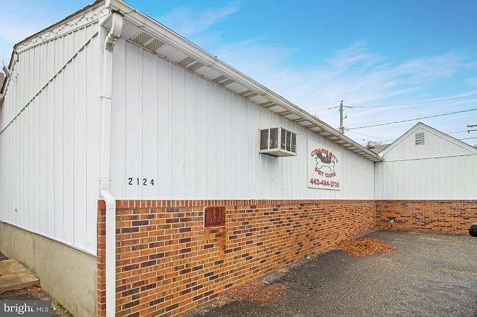 1st image of 2124 Nuttal Ave