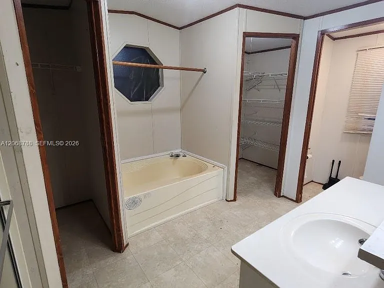 5864 Cartier Rd #H — Photo 23