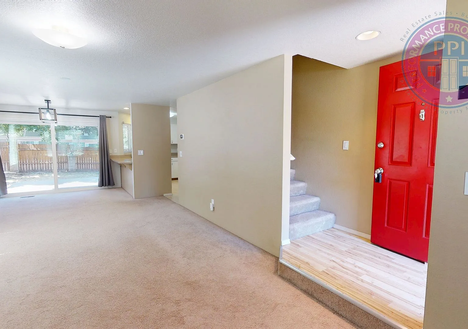 Prime Location - Summerlake Park In Tigard! Solar Panels, Smart Features, Central Air, Large Fenc... — Photo 3