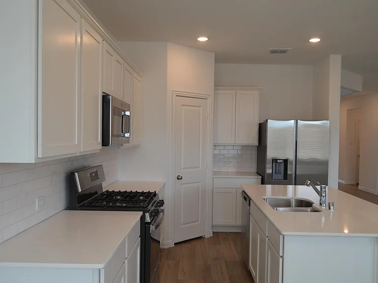 7924 Lindheimer Ln — Photo 9