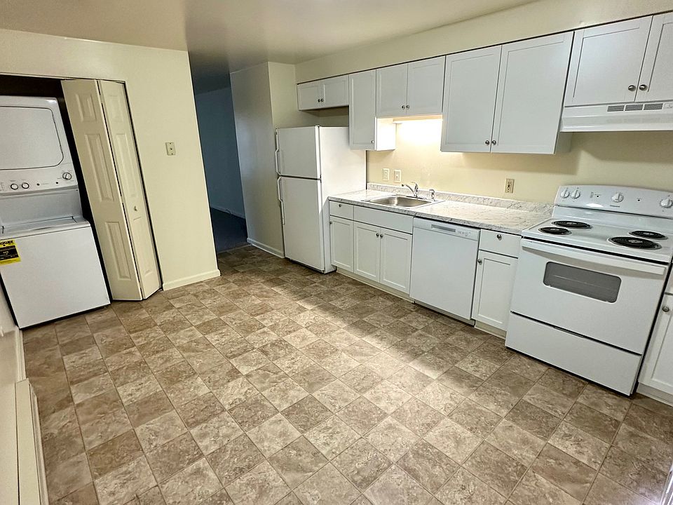 1st image of 109 Crockett Ave #B