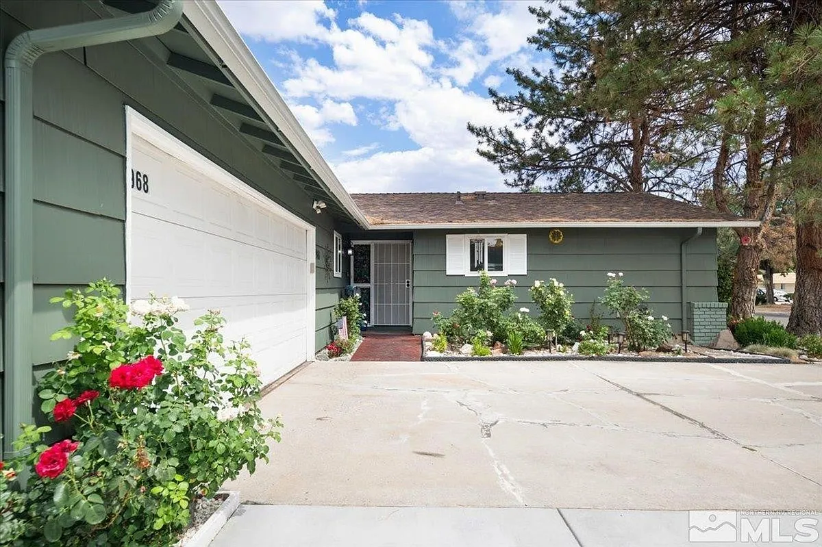 Building Photo - 968 Rio Vista Dr