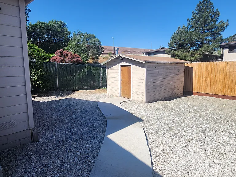 459 Field St — Photo 19