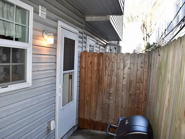 1169 S Clarion St — Photo 26