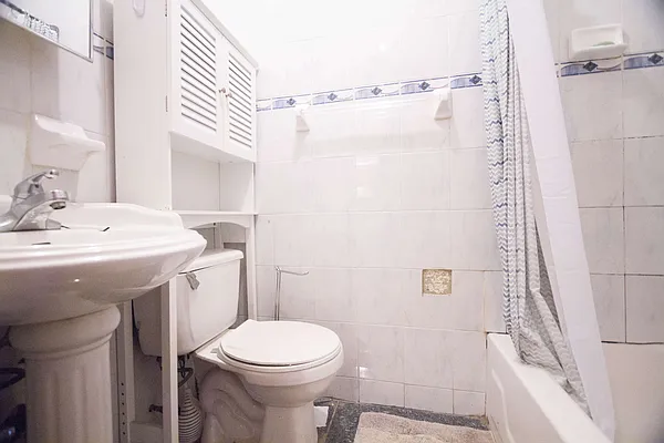 Rented by Nooklyn NYC LLC | media 28