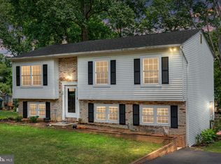 28 Hickory Ridge Dr, Fredericksburg, VA 22405