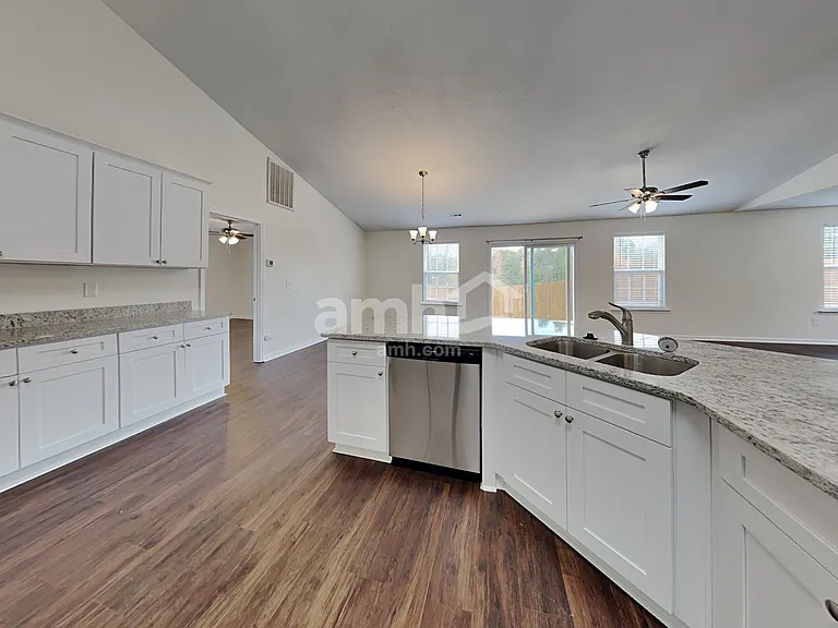14 Annika Ct — Photo 4