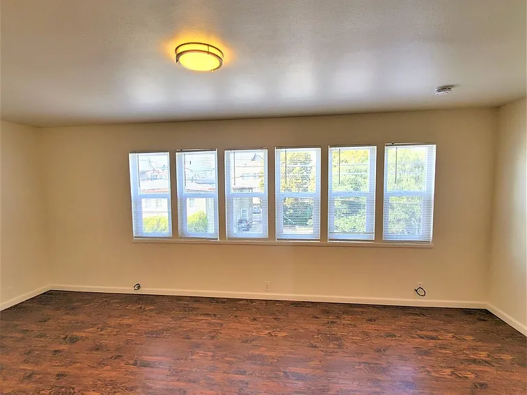 2500 Dana St — Photo 79