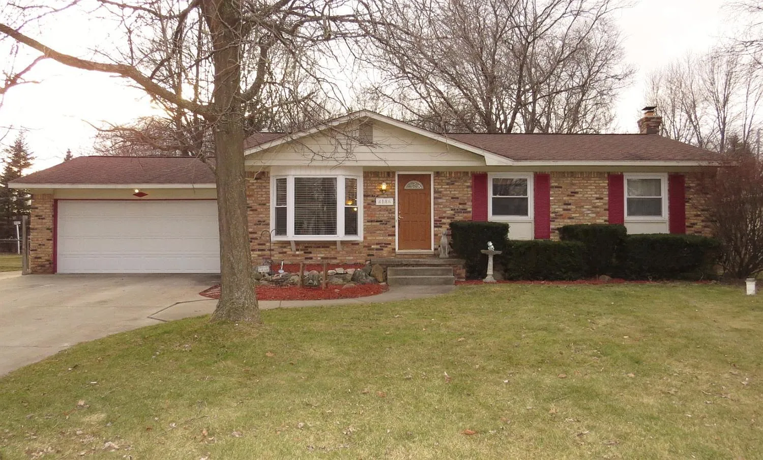 4186 Whispering Oak Dr photo 1