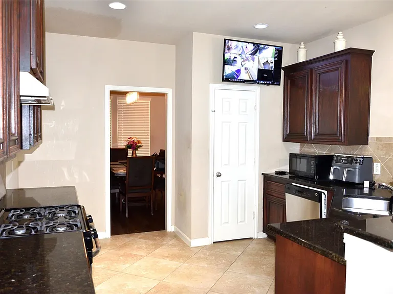 5106 Autumn Rose Ln — Photo 6