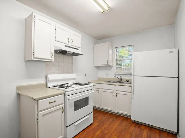 2610 E 3rd St #B, Austin, TX 78702