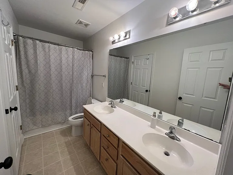555 Tayrn Dr — Photo 8