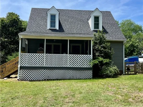 12230 Harrowgate Rd, Chester, VA 23831