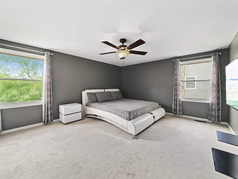 1011 Talltree Ter — Photo 20