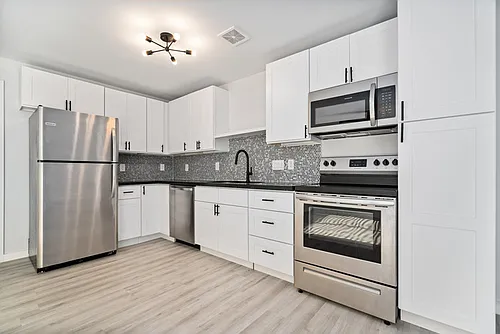 606 Harold St Photo 1