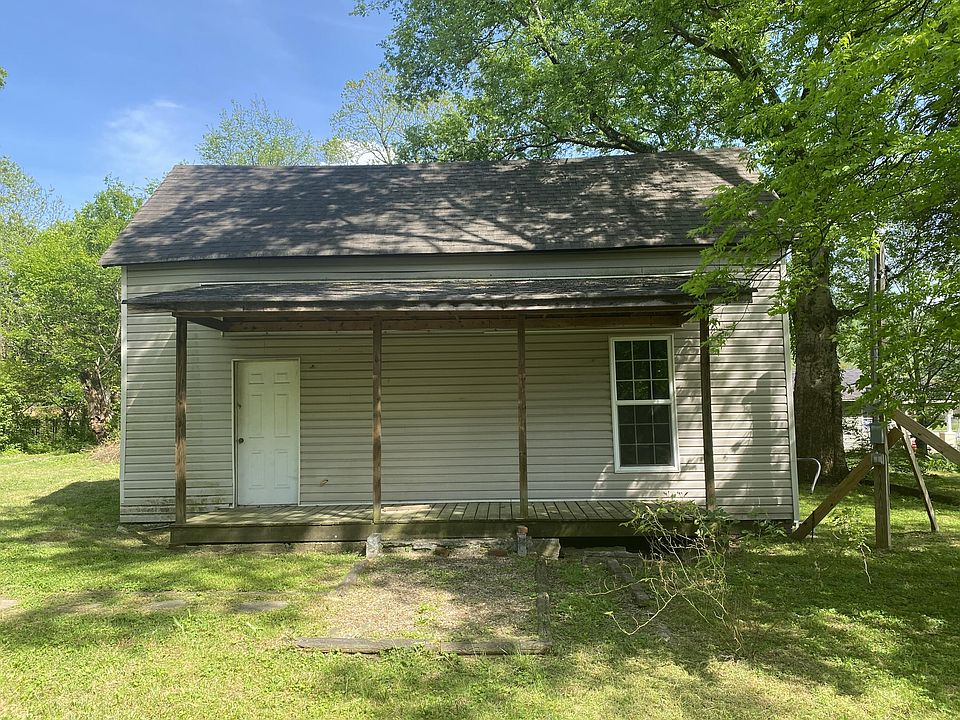 1st image of 916 Logan Ave