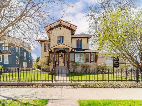 143 Church Ave, Oshkosh, WI 54901