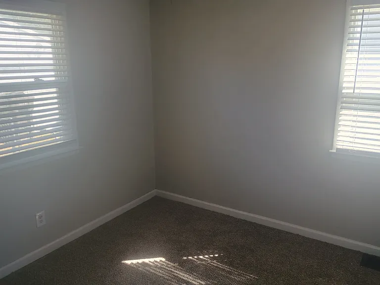 1808 Bacon St — Photo 6