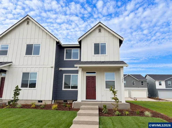 1047 Cardinal St, Woodburn, OR 97071