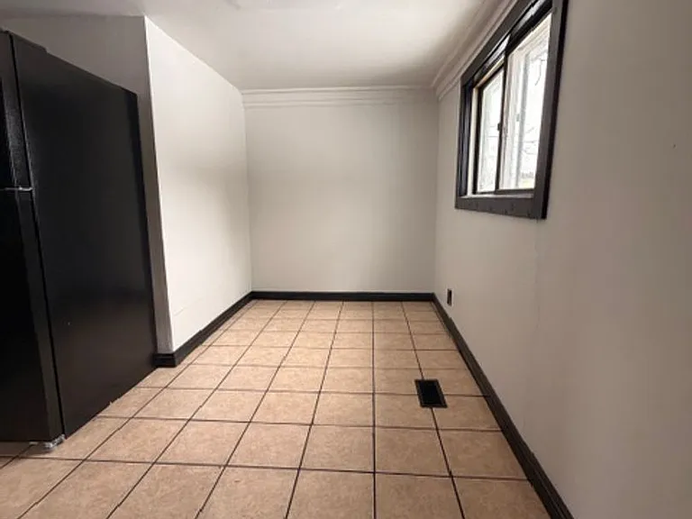 1002 Lindoo Ave E — Photo 5