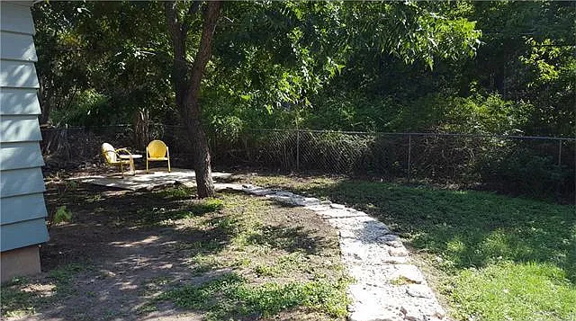 1439 Highland Dr — Photo 22