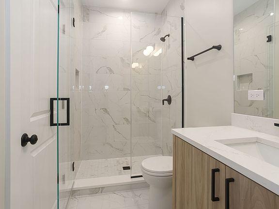 4th image of 3347 N Sheffield Ave #3