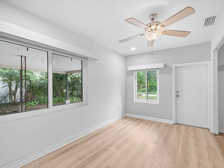 1417 NW 17th St — Photo 12