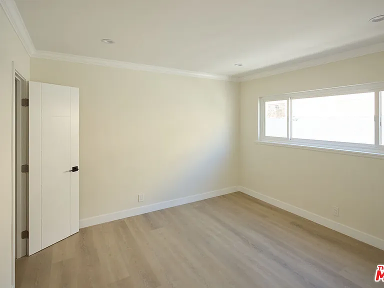 1223 23rd St #B — Photo 8