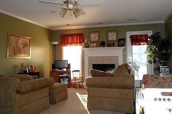 3rd image of 4525 Meadow Cliff Dr