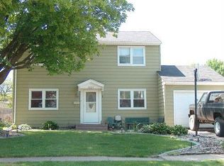 3235 W 18th St, Davenport, IA