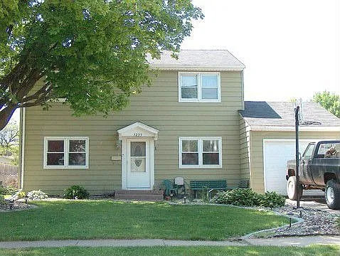 3235 W 18th St photo 1