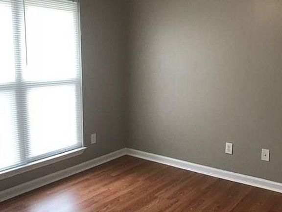 3rd image of 4555 Rock Creek Cir