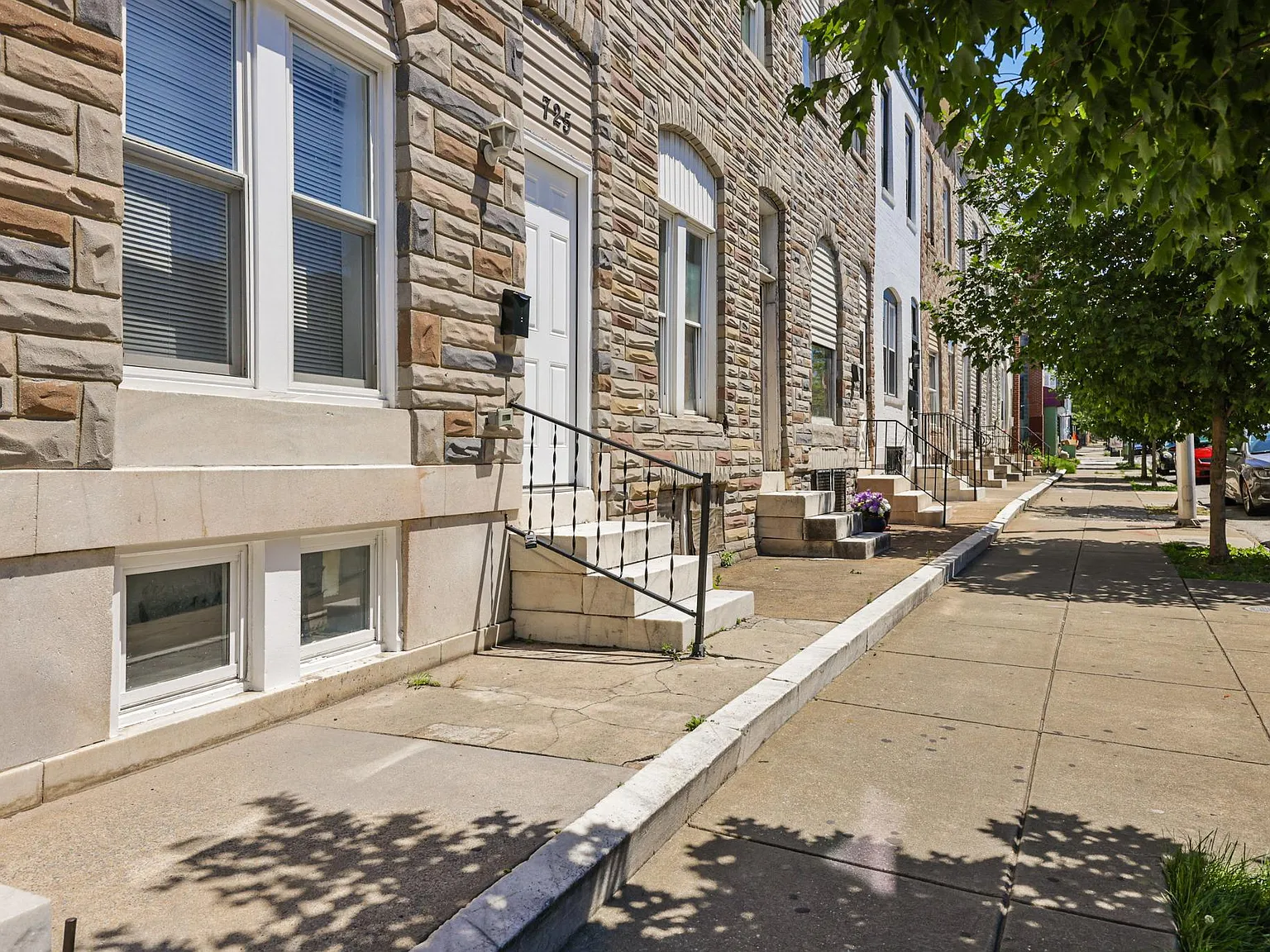 3 bed, 2.5 bath, 1700 sqft, $2,000 — Photo 3