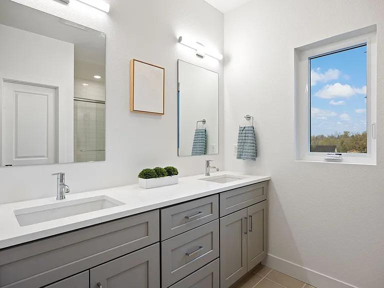 5187 W Carr St — Photo 12