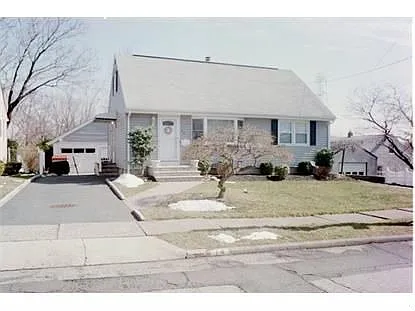 14 Meisler Rd photo 1