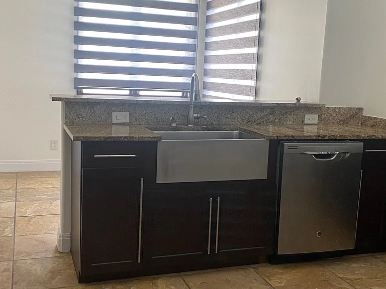 407 Jordan Dr — Photo 8