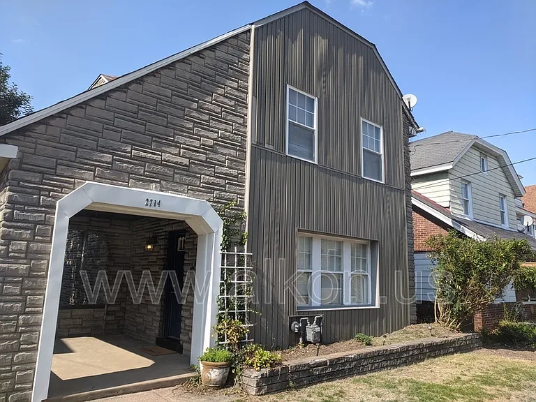 2714 Pioneer Ave — Photo 1