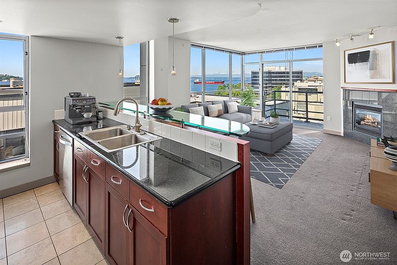 5th image of 2929 1st Avenue #514
