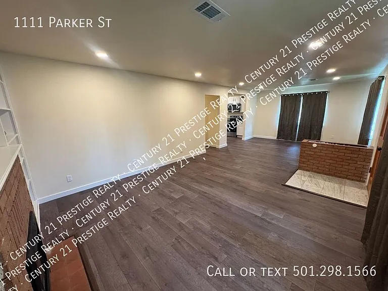 1111 Parker St — Photo 3