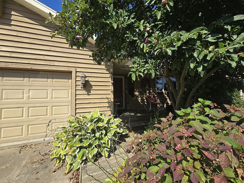 2nd image of 363 S Grand Ave