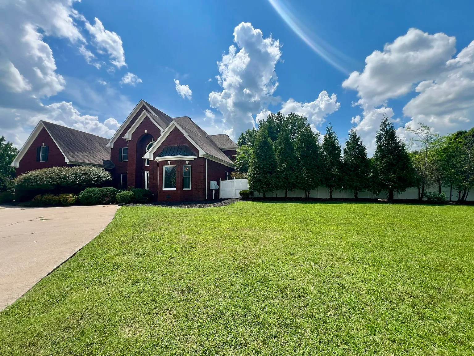 2903 St. Johns Drive — Photo 3