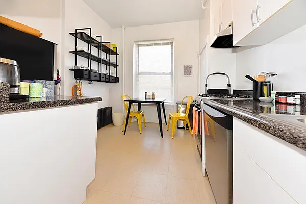 Rented by Buchbinder & Warren | media 25