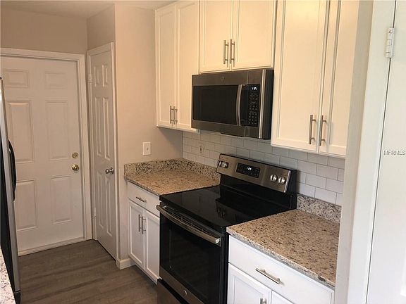 4th image of 944 Osceola Trl