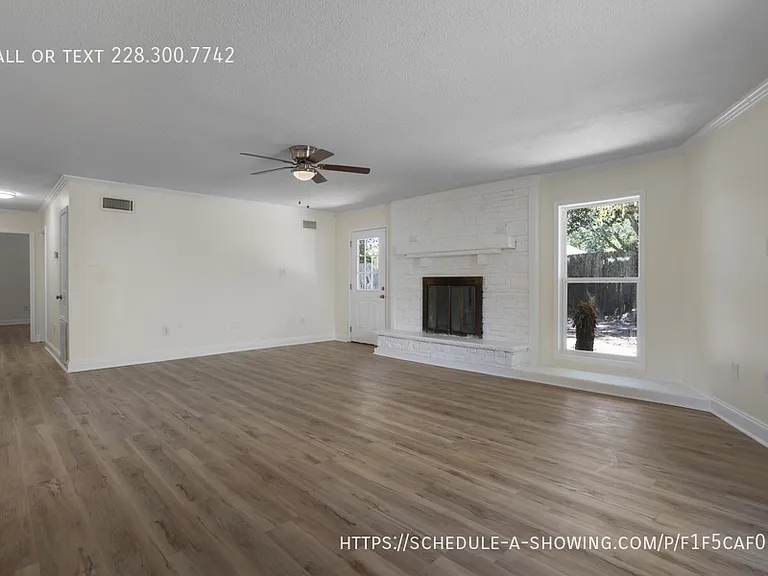 122 Carroll Ave — Photo 5