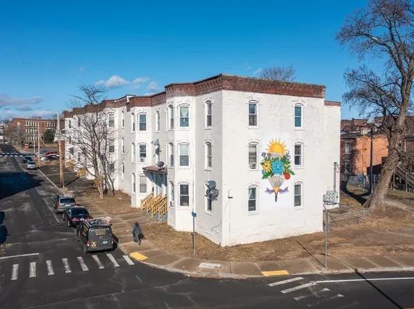 5-23 Worcester Pl, Holyoke, MA 01040