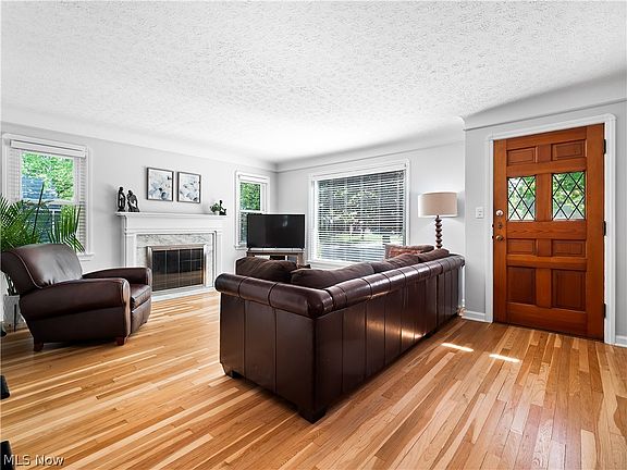 3rd image of 4196 W 219th St